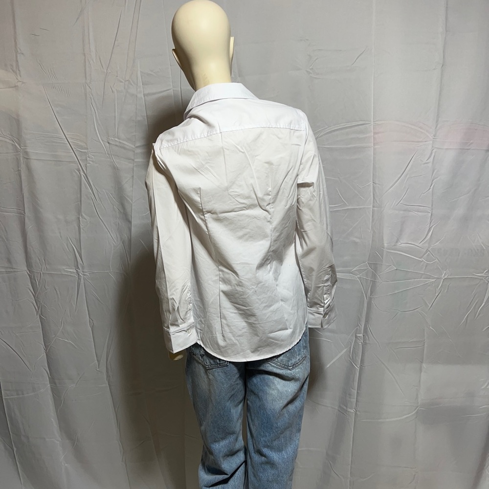 Time and Tru Women’s Button Front Shirt - Picture 3 of 10